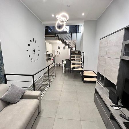 콜레뇨 Modern Loft Center Of Turin + Jacuzzi 30M Metro 아파트 외부 사진