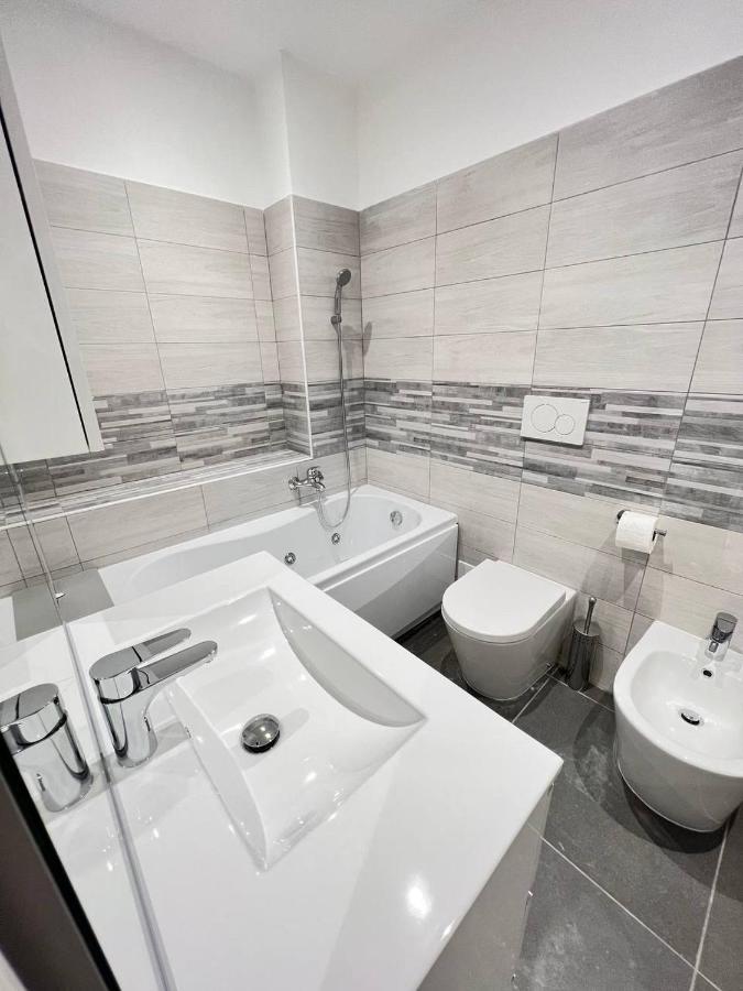 콜레뇨 Modern Loft Center Of Turin + Jacuzzi 30M Metro 아파트 외부 사진