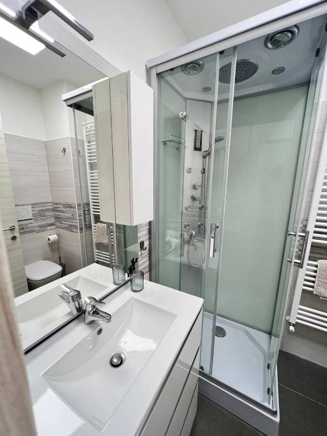 콜레뇨 Modern Loft Center Of Turin + Jacuzzi 30M Metro 아파트 외부 사진